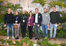 Het team van Vitro Plus, met van links naar rechts; Erwin, Heleen, Ellen, Lilian, John, Vincent en Ard. Samen brachten ze hun Hardy Ferns programma onder de aandacht. Dit zijn tuinvarens die tegen vorst kunnen. Dit jaar zijn er al zo’n 10 nieuwe soorten toegevoegd aan het bestaande assortiment, die op dit moment uit 63 soorten bestaat.